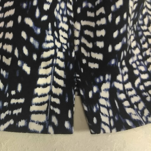 White House Black market  shorts women's size 2 - Picture 8 of 8